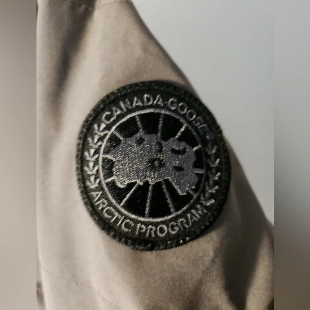 Canada goose, Kenton parka black label. Grey. - Picture 3 of 6